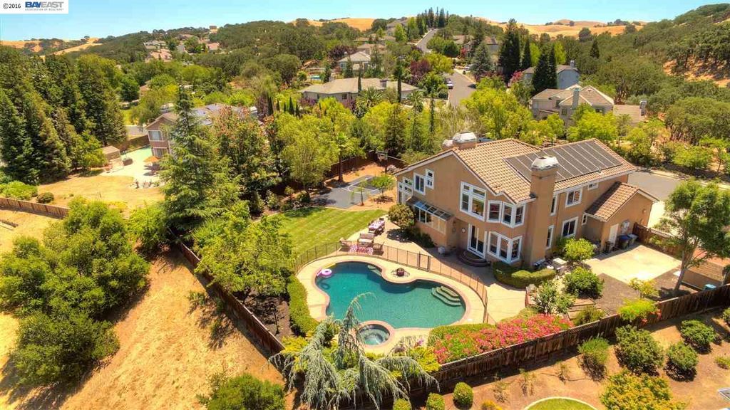 1162 Hearst Dr, Pleasanton, CA 94566